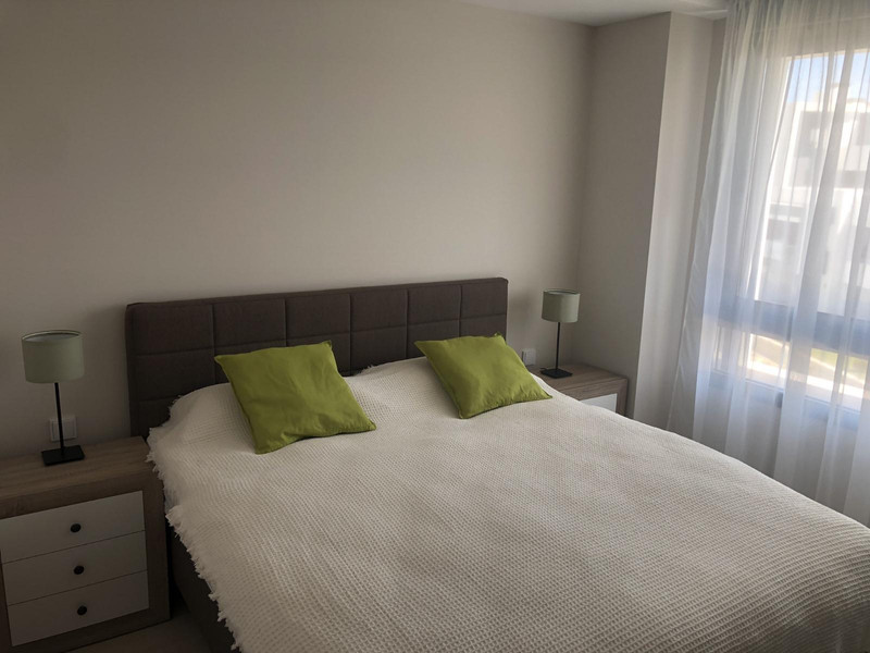 Comfort & Location: Middle Floor Apartment for Long-Term Rental on the New Golden Mile