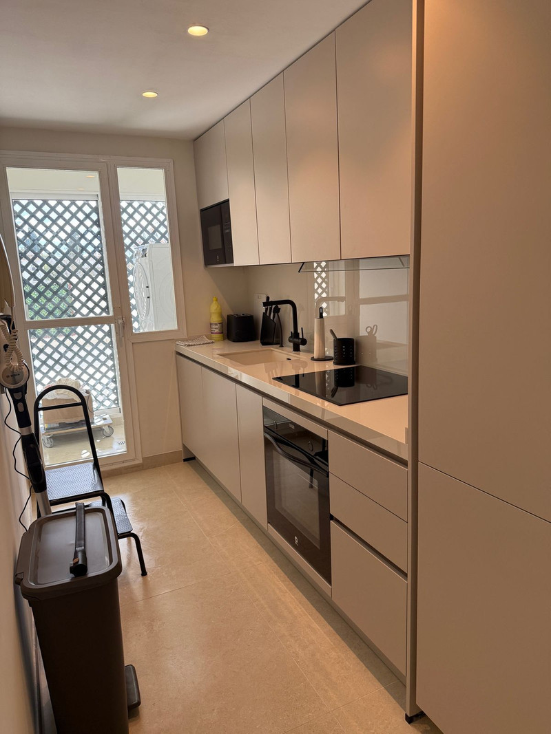 Prime Location Middle Floor Apartment for Long-Term Rent – New Golden Mile