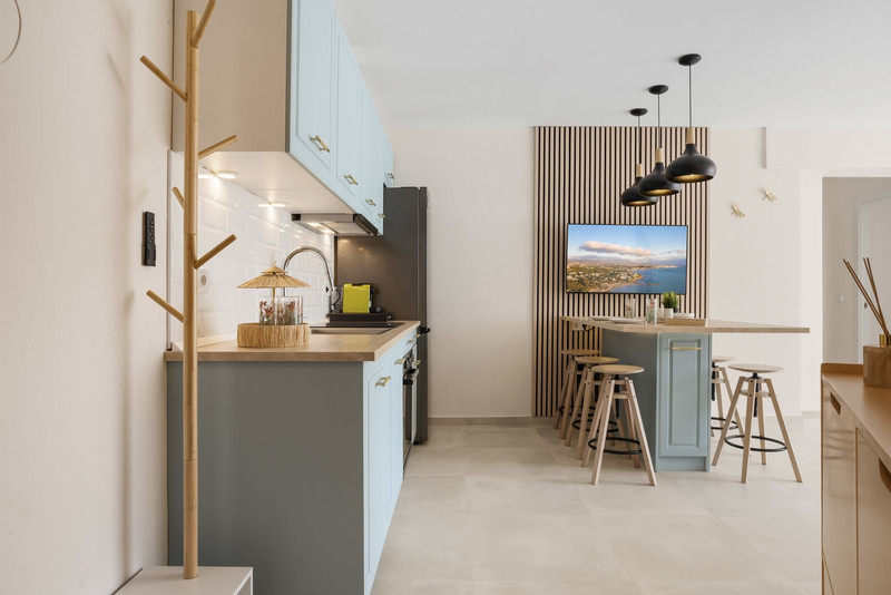 Live Marbella: Middle Floor Apartment for Long-Term Rental