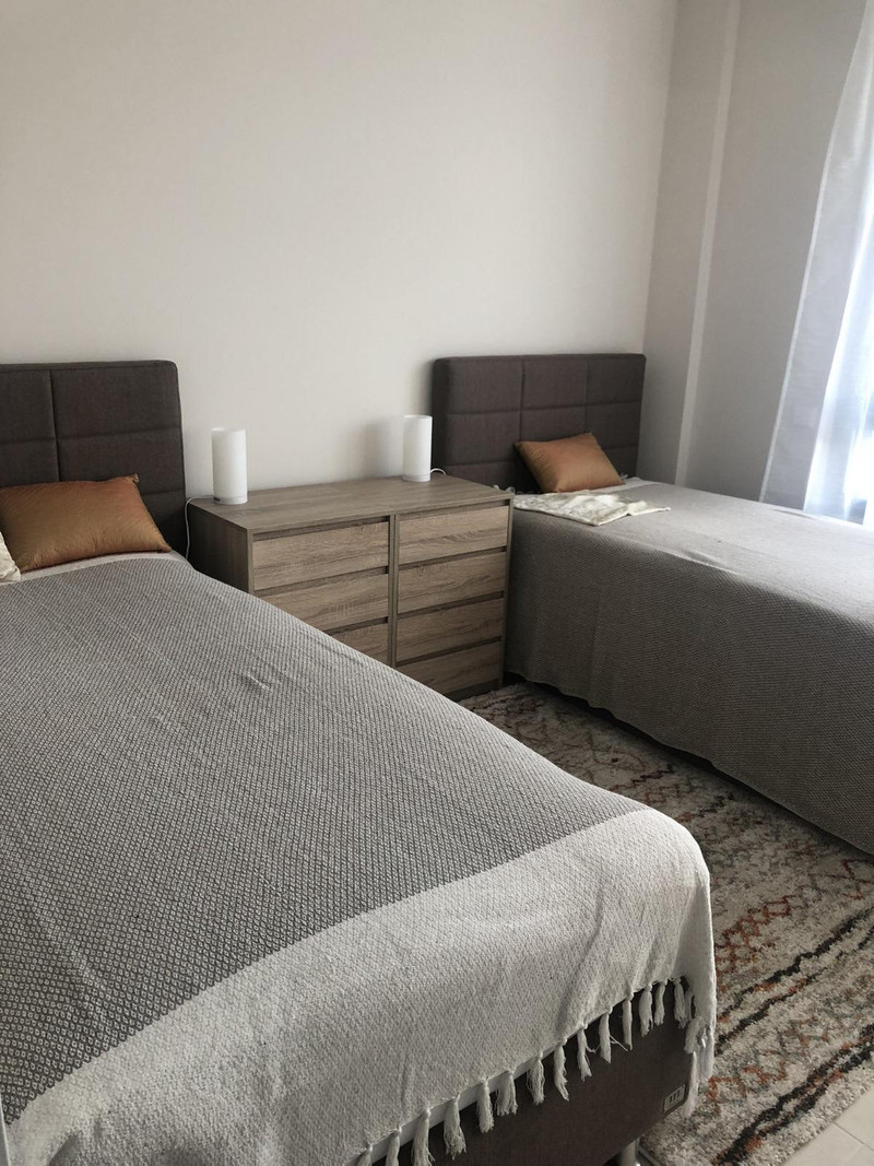 Comfort & Location: Middle Floor Apartment for Long-Term Rental on the New Golden Mile