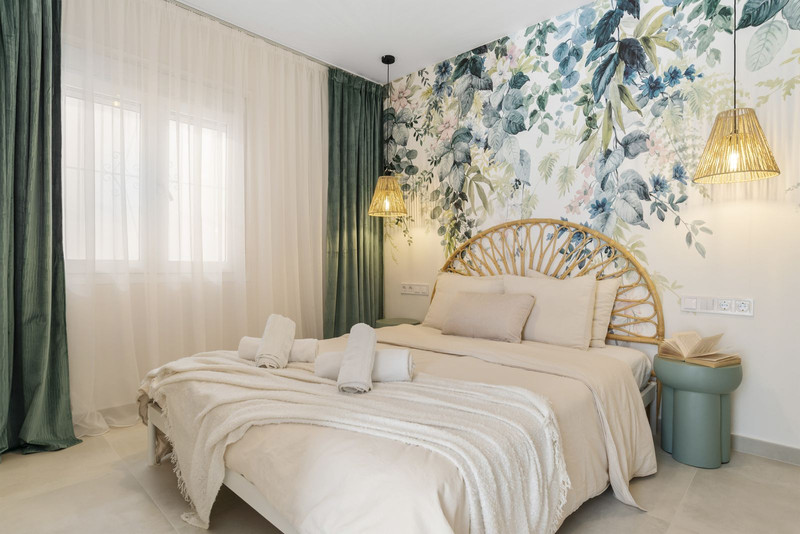 Live Marbella: Middle Floor Apartment for Long-Term Rental