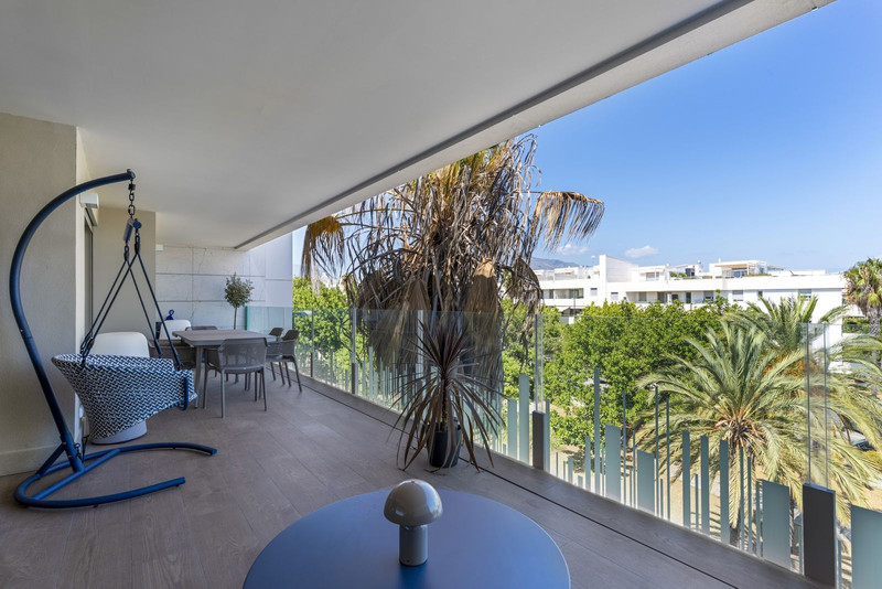 Comfort & Lifestyle: Middle Floor Apartment for Long-Term Rent in Nueva Andalucía