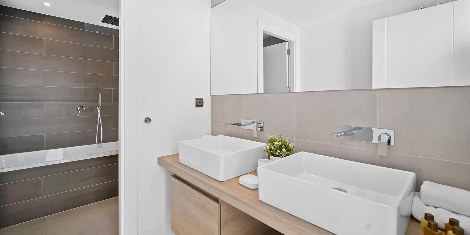 Enjoy Privacy & Comfort: Detached Villa for Long Term Rent in La Resina