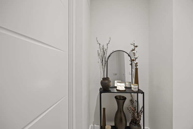 Bright Middle Floor Apartment for Long-Term Rental in La Quinta