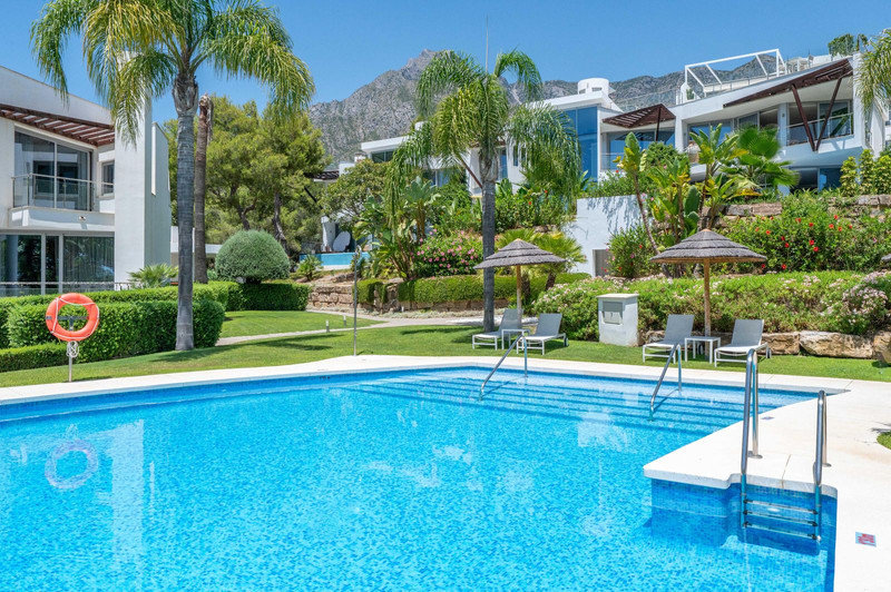 Townhouse for Long-Term Rent in Sierra Blanca