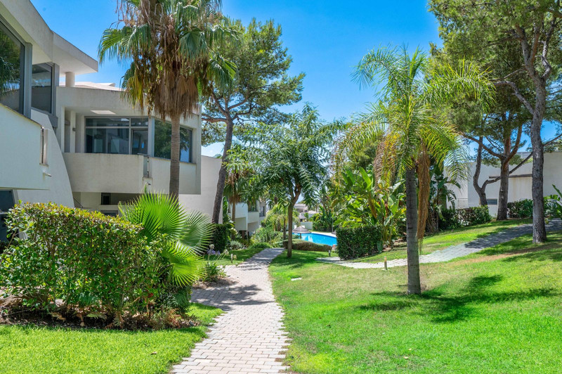 Townhouse for Long-Term Rent in Sierra Blanca