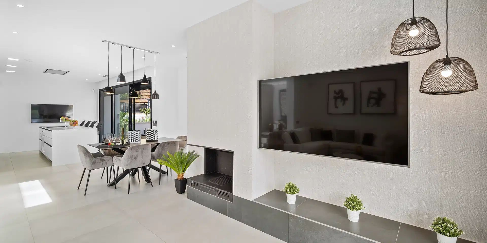 Enjoy Privacy & Comfort: Detached Villa for Long Term Rent in La Resina