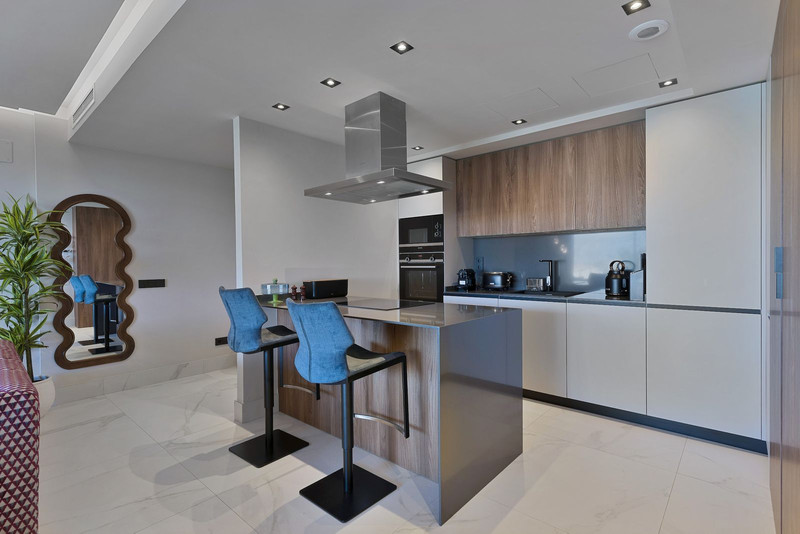 Comfort & Lifestyle: Middle Floor Apartment for Long-Term Rent in Nueva Andalucía