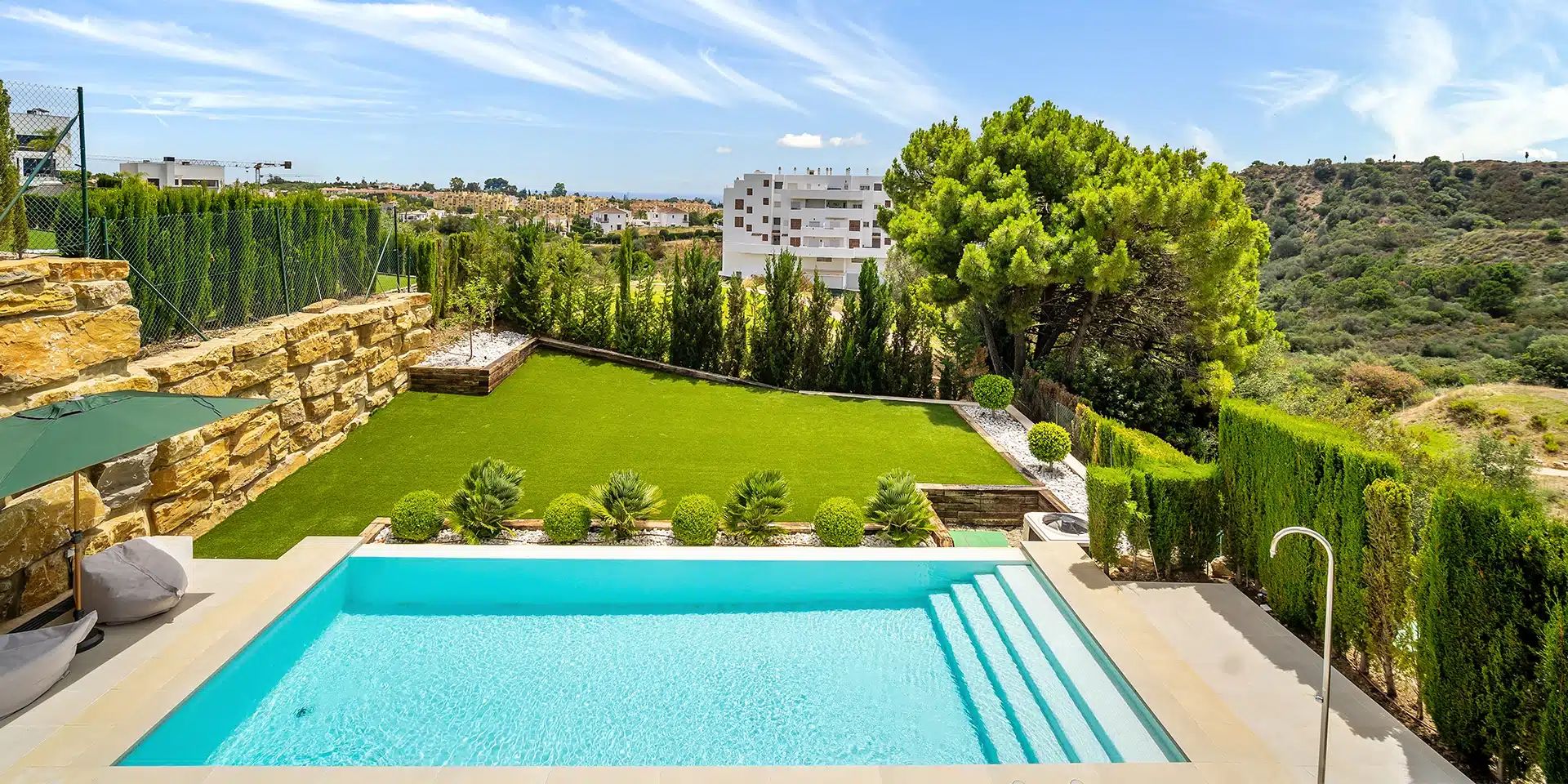 Enjoy Privacy & Comfort: Detached Villa for Long Term Rent in La Resina