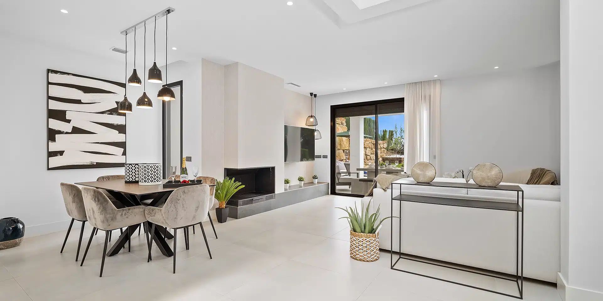 Enjoy Privacy & Comfort: Detached Villa for Long Term Rent in La Resina