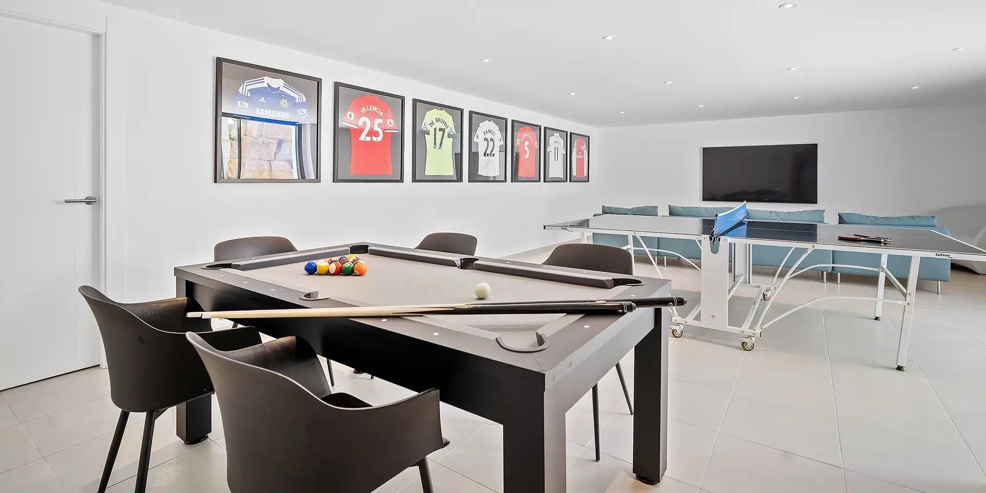 Enjoy Privacy & Comfort: Detached Villa for Long Term Rent in La Resina