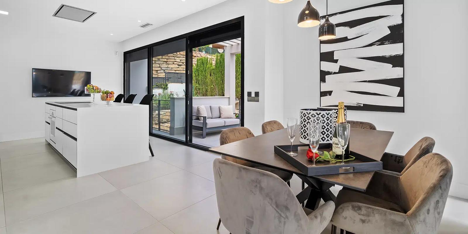 Enjoy Privacy & Comfort: Detached Villa for Long Term Rent in La Resina