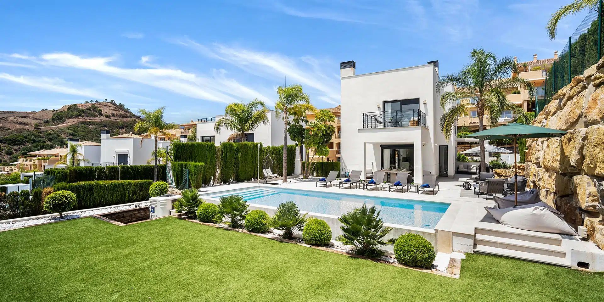 Enjoy Privacy & Comfort: Detached Villa for Long Term Rent in La Resina