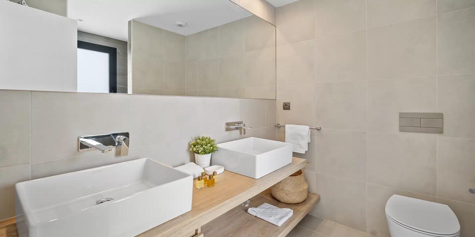 Enjoy Privacy & Comfort: Detached Villa for Long Term Rent in La Resina