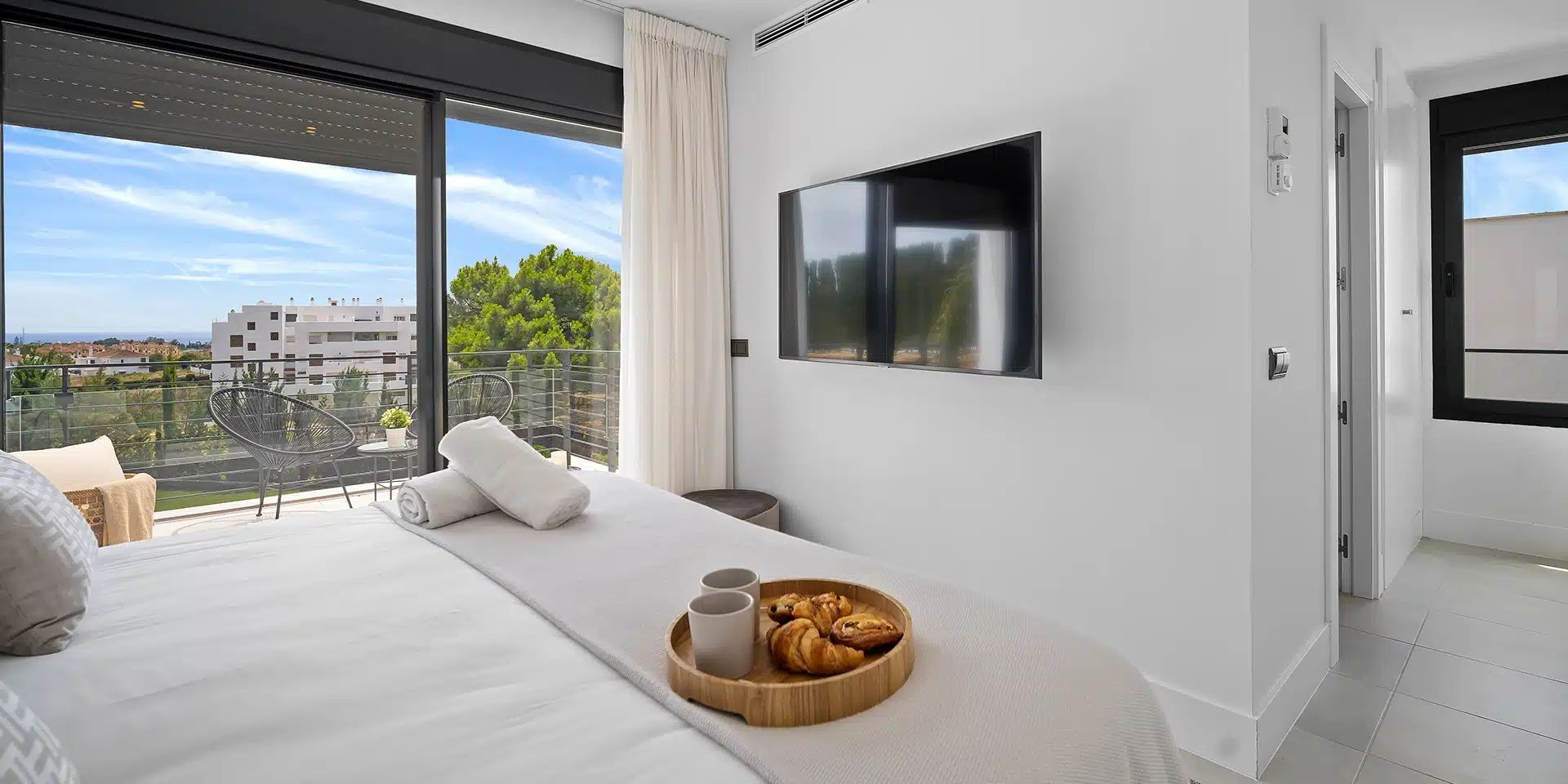 Enjoy Privacy & Comfort: Detached Villa for Long Term Rent in La Resina