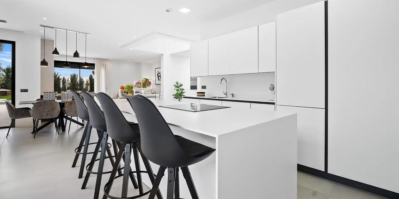 Enjoy Privacy & Comfort: Detached Villa for Long Term Rent in La Resina