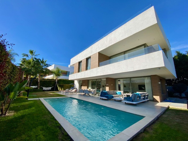 Your Dream Home in Estepona – Stunning Villa for Long-Term Rent