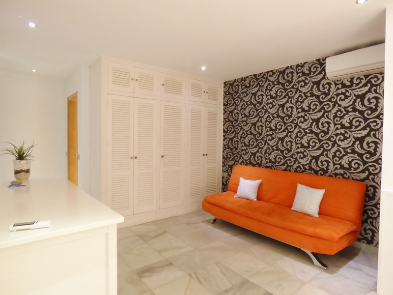 Elegant Villa for Long-Term Rental in El Rosario – Marbella Living at Its Best