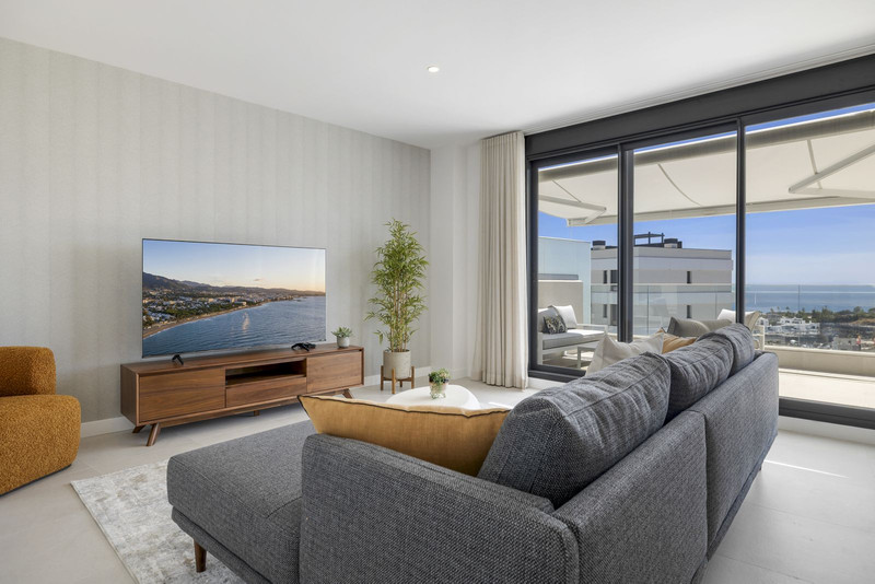 Stylish Mid-Floor Apartment for Long-Term Rental in Estepona Costa del Sol Living