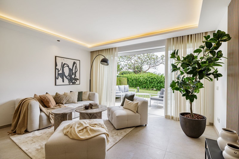 Luxury Townhouse for Sale in Nueva Andalucía – Prime Marbella Location