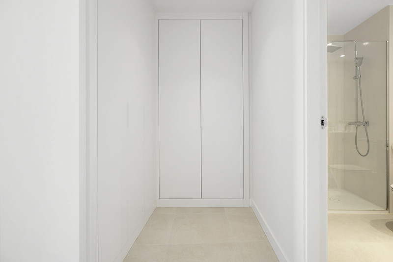 Stylish Mid-Floor Apartment for Long-Term Rental in Estepona Costa del Sol Living