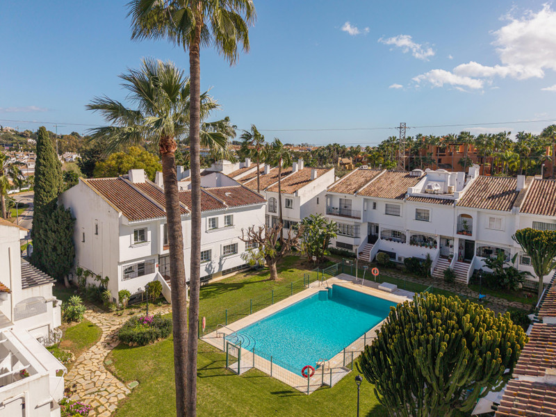 Elegant Townhouse for Sale in Aloha, Marbella