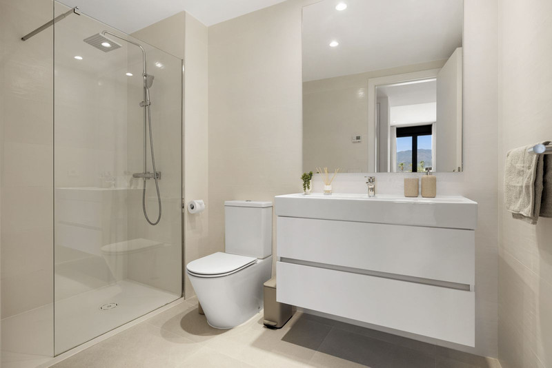 Stylish Mid-Floor Apartment for Long-Term Rental in Estepona Costa del Sol Living