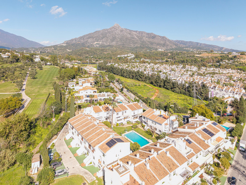 Elegant Townhouse for Sale in Aloha, Marbella
