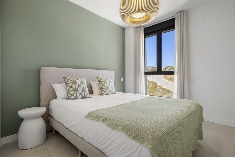 Stylish Mid-Floor Apartment for Long-Term Rental in Estepona Costa del Sol Living