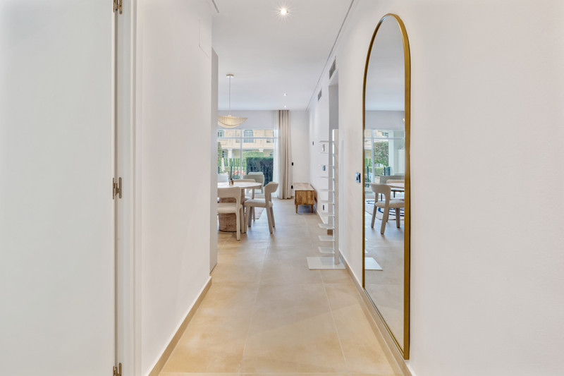 Stylish Apartment for Sale in Nueva Andalucía – Heart of Marbella’s Golf Valley