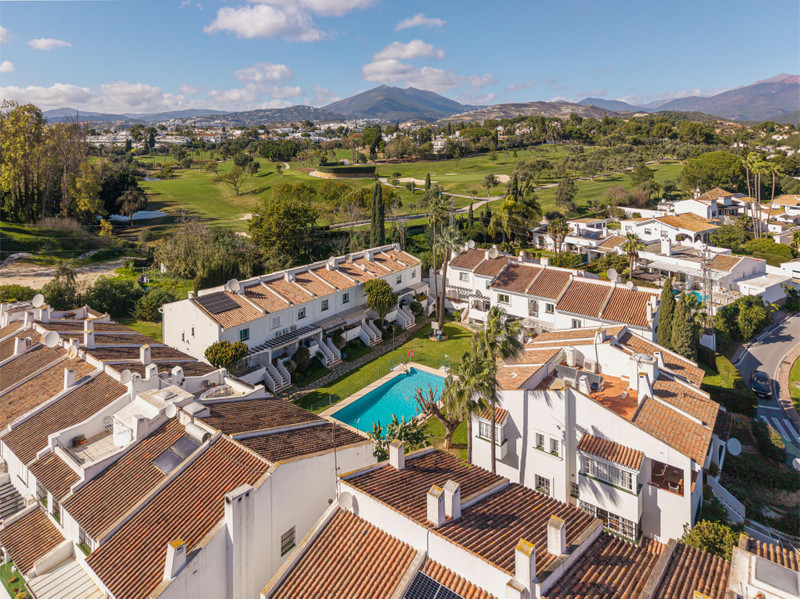 Elegant Townhouse for Sale in Aloha, Marbella