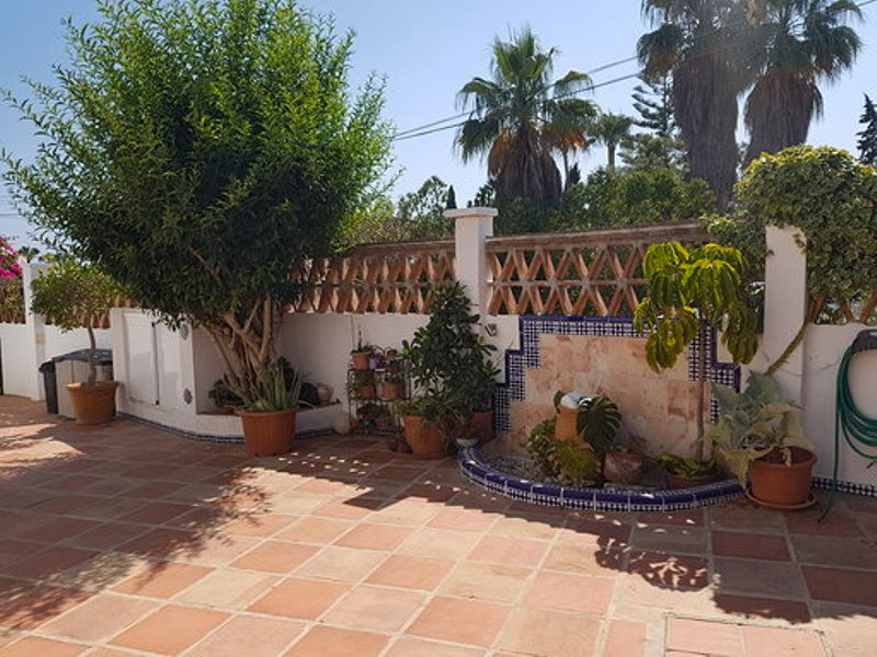 Elegant Villa for Long-Term Rental in El Rosario – Marbella Living at Its Best