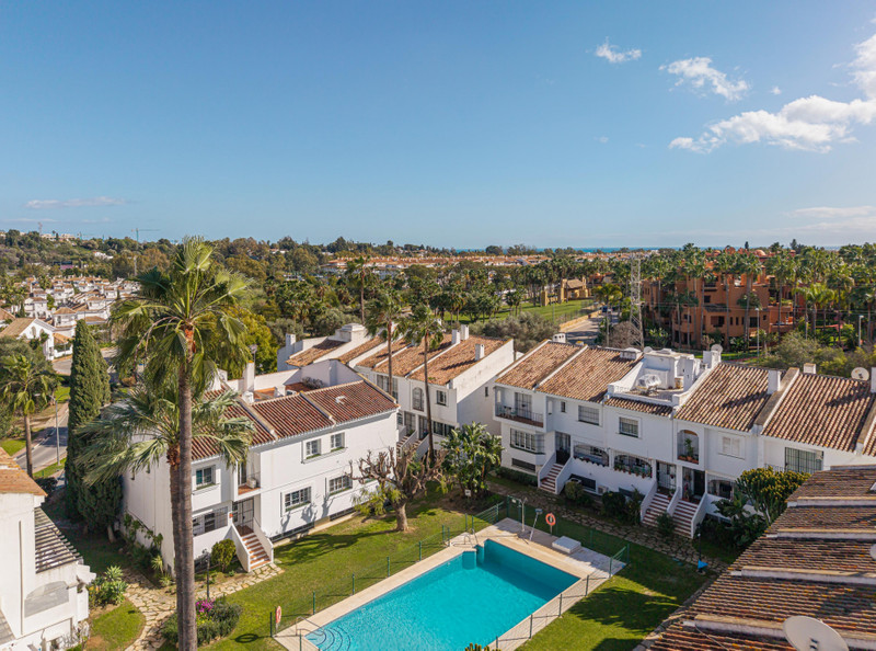 Elegant Townhouse for Sale in Aloha, Marbella