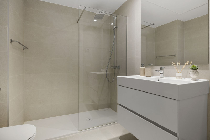 Stylish Mid-Floor Apartment for Long-Term Rental in Estepona Costa del Sol Living