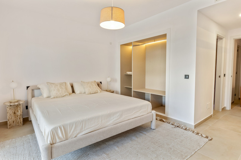 Stylish Apartment for Sale in Nueva Andalucía – Heart of Marbella’s Golf Valley