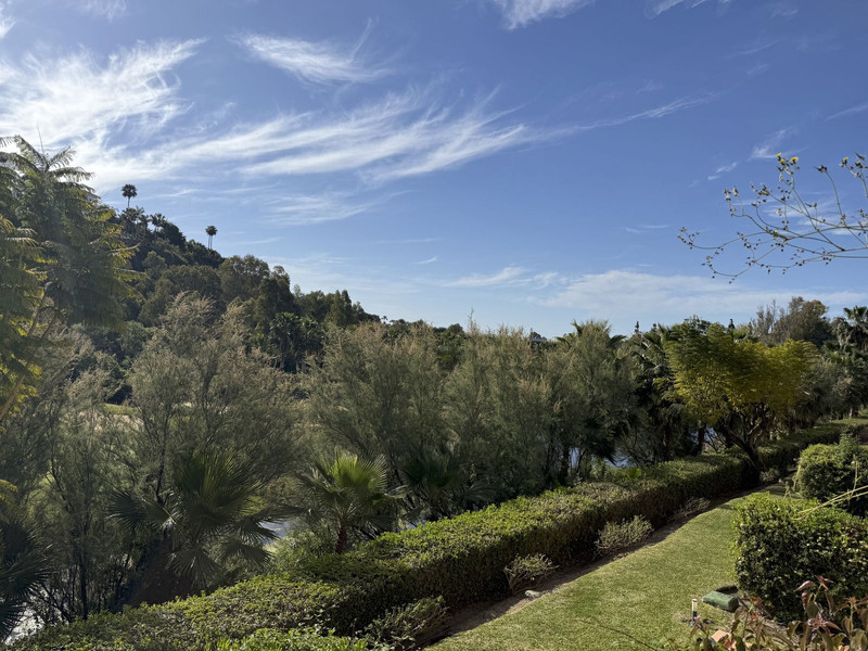 Beautiful Apartment for Sale in La Quinta – Peaceful Marbella Living