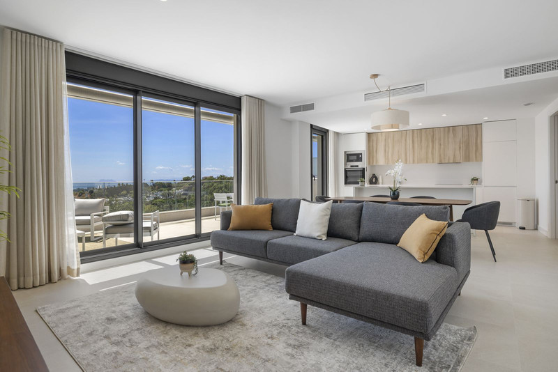 Stylish Mid-Floor Apartment for Long-Term Rental in Estepona Costa del Sol Living