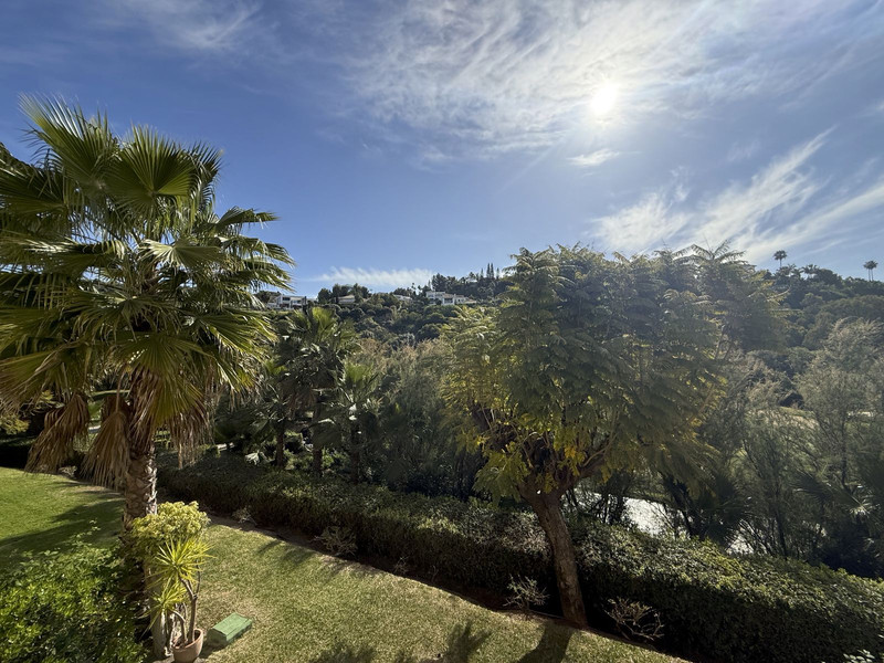 Beautiful Apartment for Sale in La Quinta – Peaceful Marbella Living