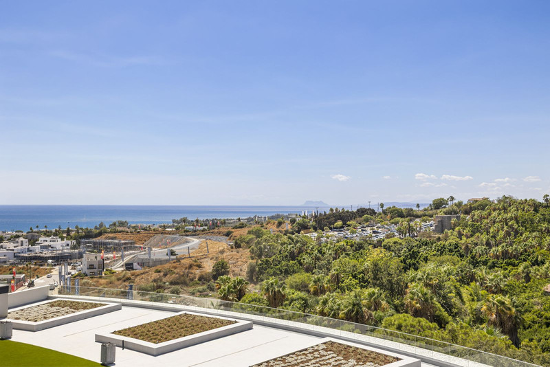 Stylish Mid-Floor Apartment for Long-Term Rental in Estepona Costa del Sol Living