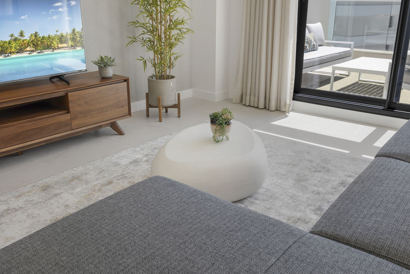 Stylish Mid-Floor Apartment for Long-Term Rental in Estepona Costa del Sol Living