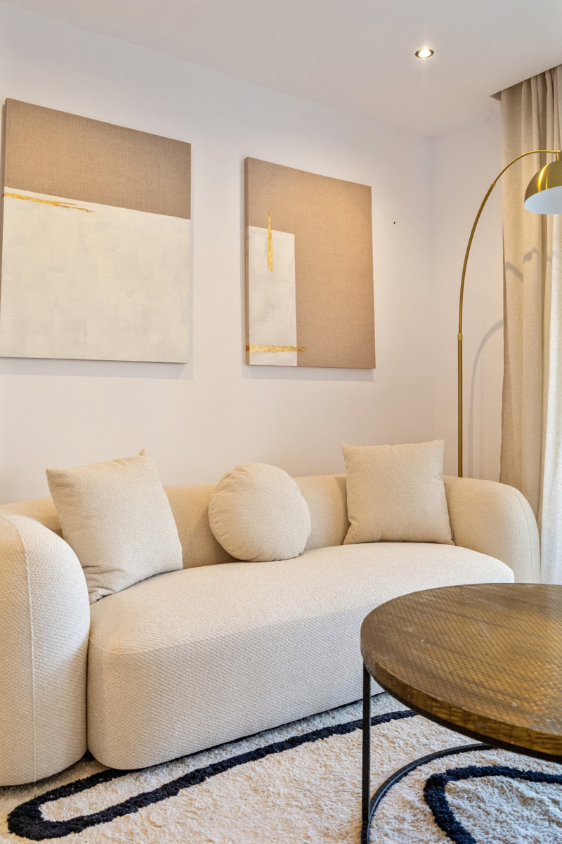 Stylish Apartment for Sale in Nueva Andalucía – Heart of Marbella’s Golf Valley