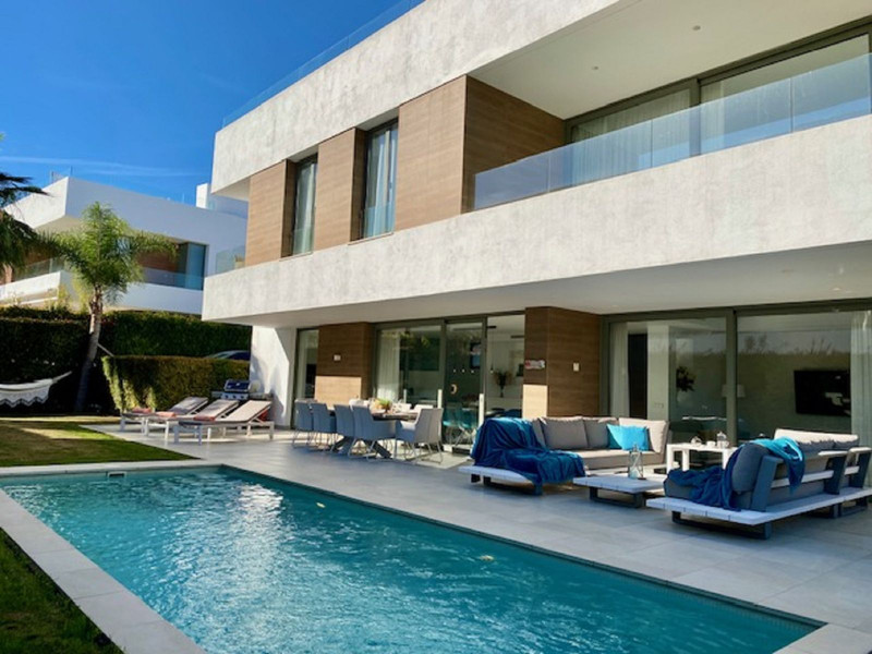 Your Dream Home in Estepona – Stunning Villa for Long-Term Rent