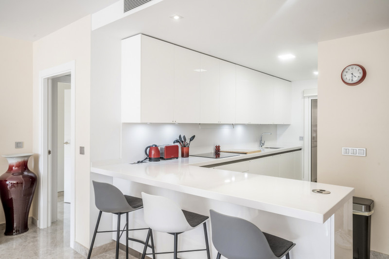 Stunning Mid-Floor Apartment for Sale in Nueva Andalucía, Marbella