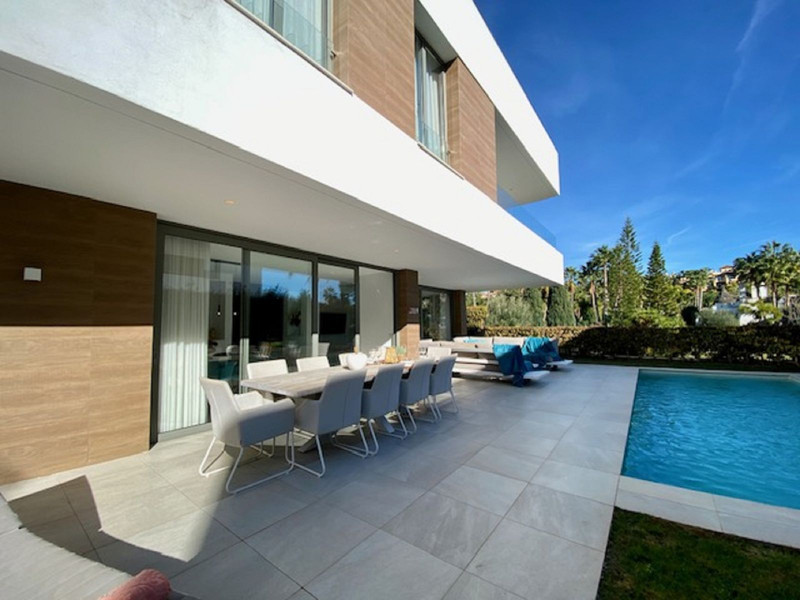 Your Dream Home in Estepona – Stunning Villa for Long-Term Rent