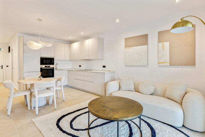 Stylish Apartment for Sale in Nueva Andalucía – Heart of Marbella’s Golf Valley