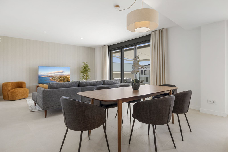 Stylish Mid-Floor Apartment for Long-Term Rental in Estepona Costa del Sol Living