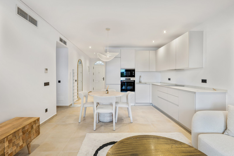 Stylish Apartment for Sale in Nueva Andalucía – Heart of Marbella’s Golf Valley