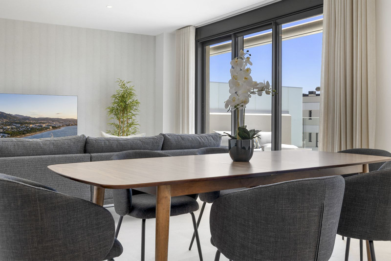 Stylish Mid-Floor Apartment for Long-Term Rental in Estepona Costa del Sol Living