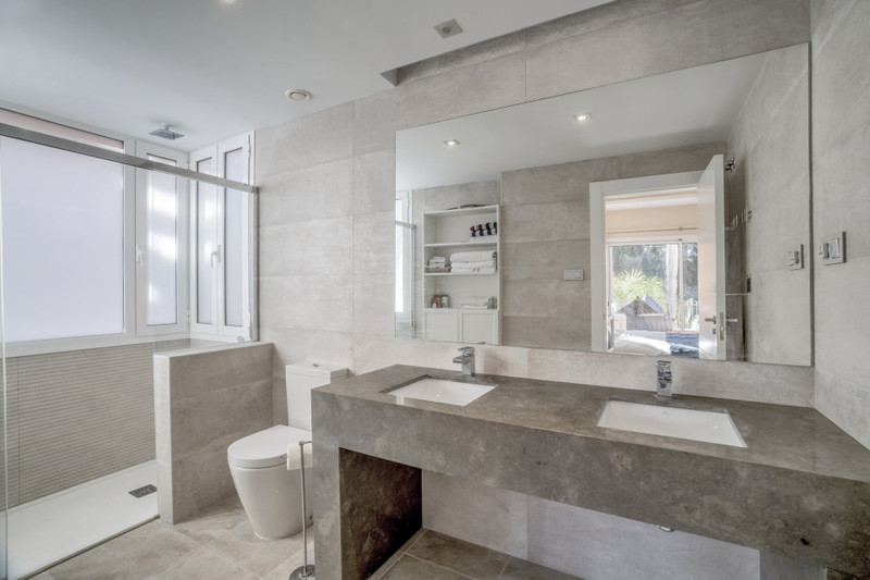 Stunning Mid-Floor Apartment for Sale in Nueva Andalucía, Marbella