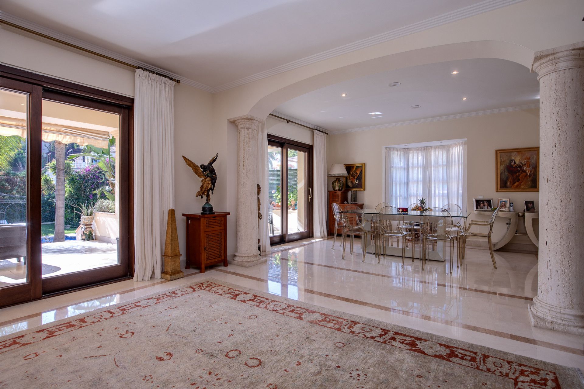 Beautiful Villa for Sale in Los Arqueros Golf – Frontline Golf Living